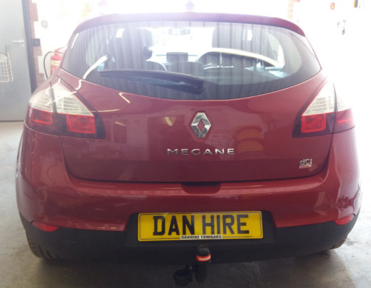 Bosal-Detachable-Towbar-fitted-to-Renault-Megane